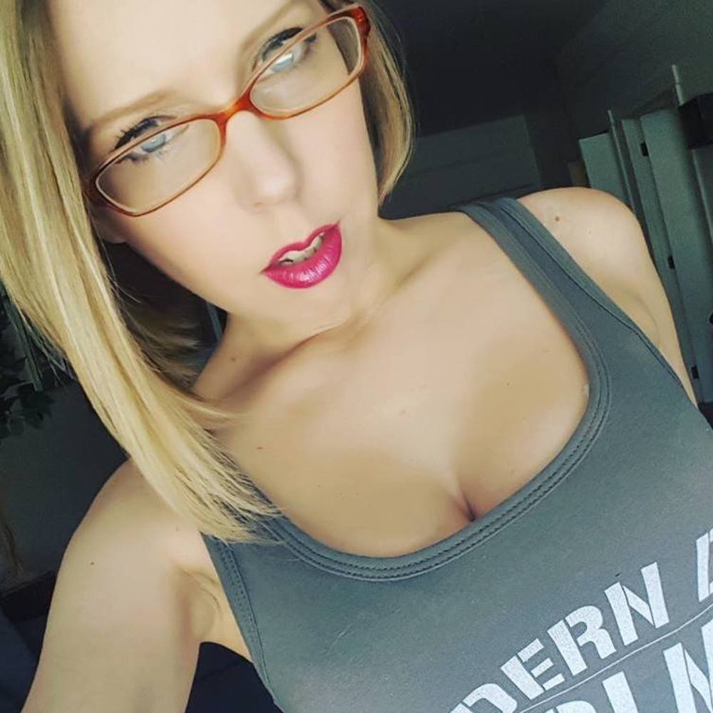 Meet your Posher, Crystal